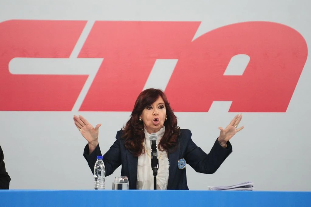 Cristina quiere terminar con los planes y las organizaciones piqueteras