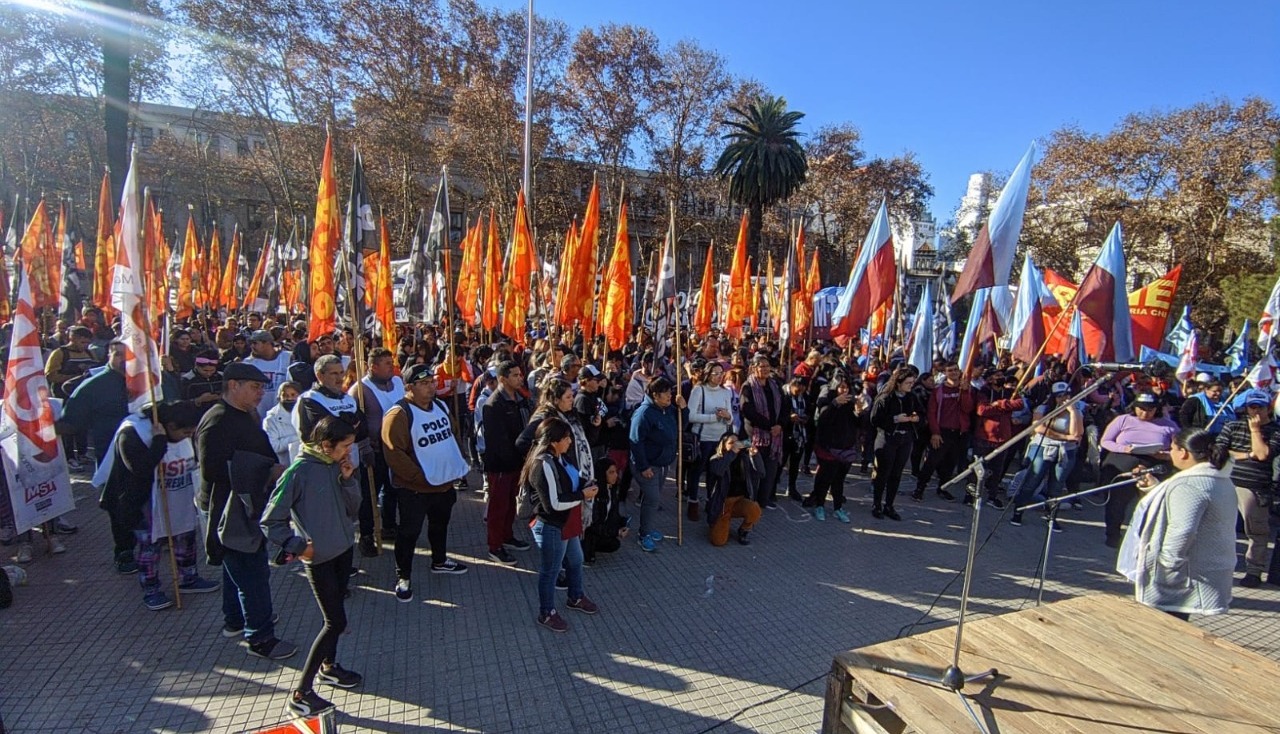 De norte a sur de Santa Fe, las asambleas piqueteras votaron continuar con el plan de lucha